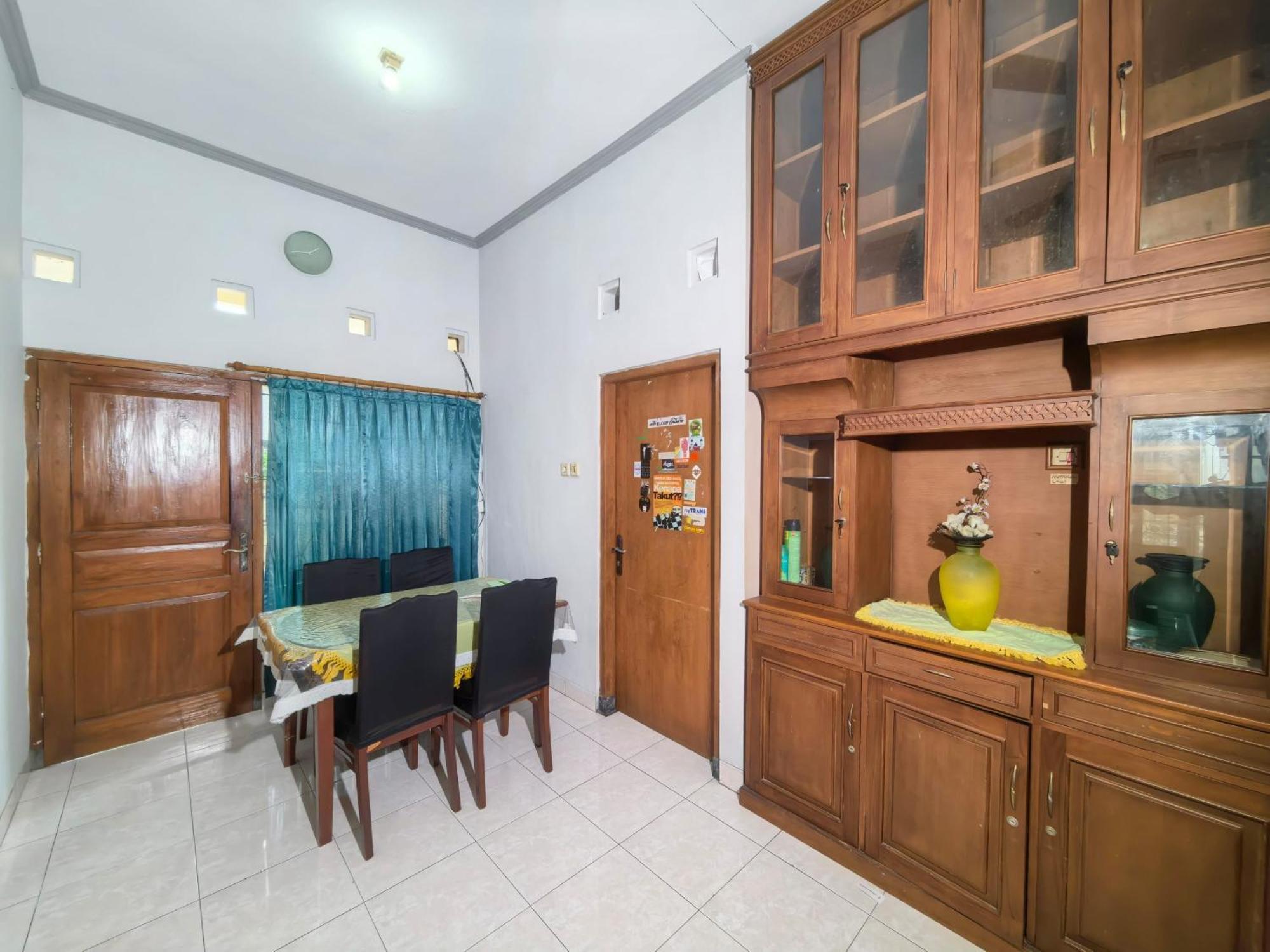 Mutiara Babarsari Homestay Jogja Yogyakarta Exterior photo